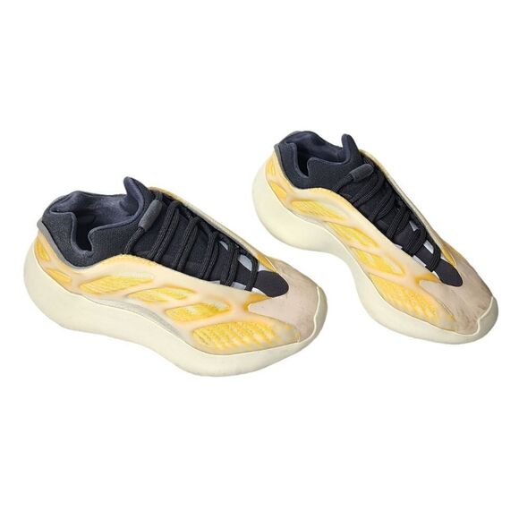 Yeezy X Adidas - Picture 1 of 11